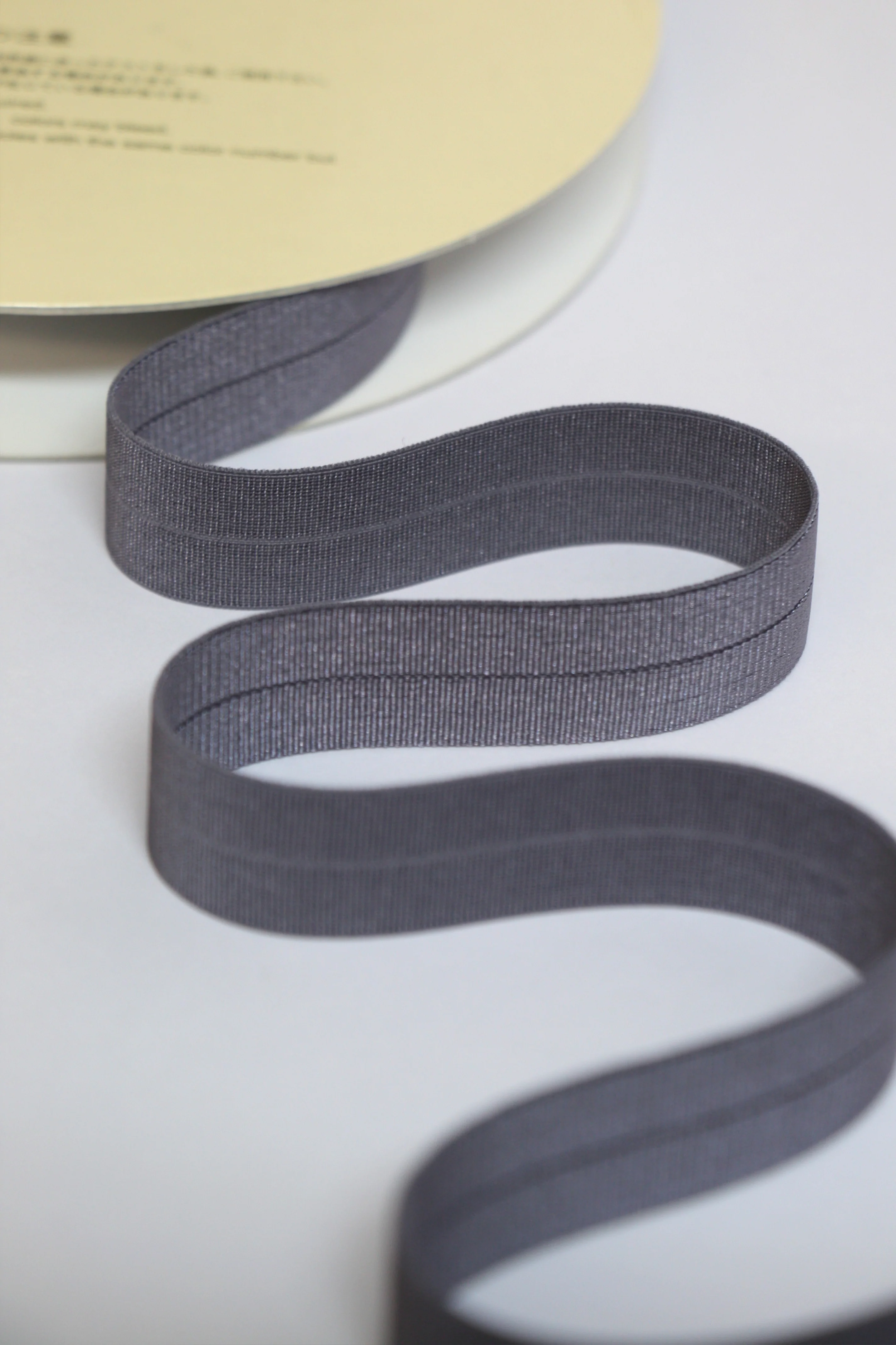 18mm Stretch Fold-Over Binding - Mid Grey - Image 2