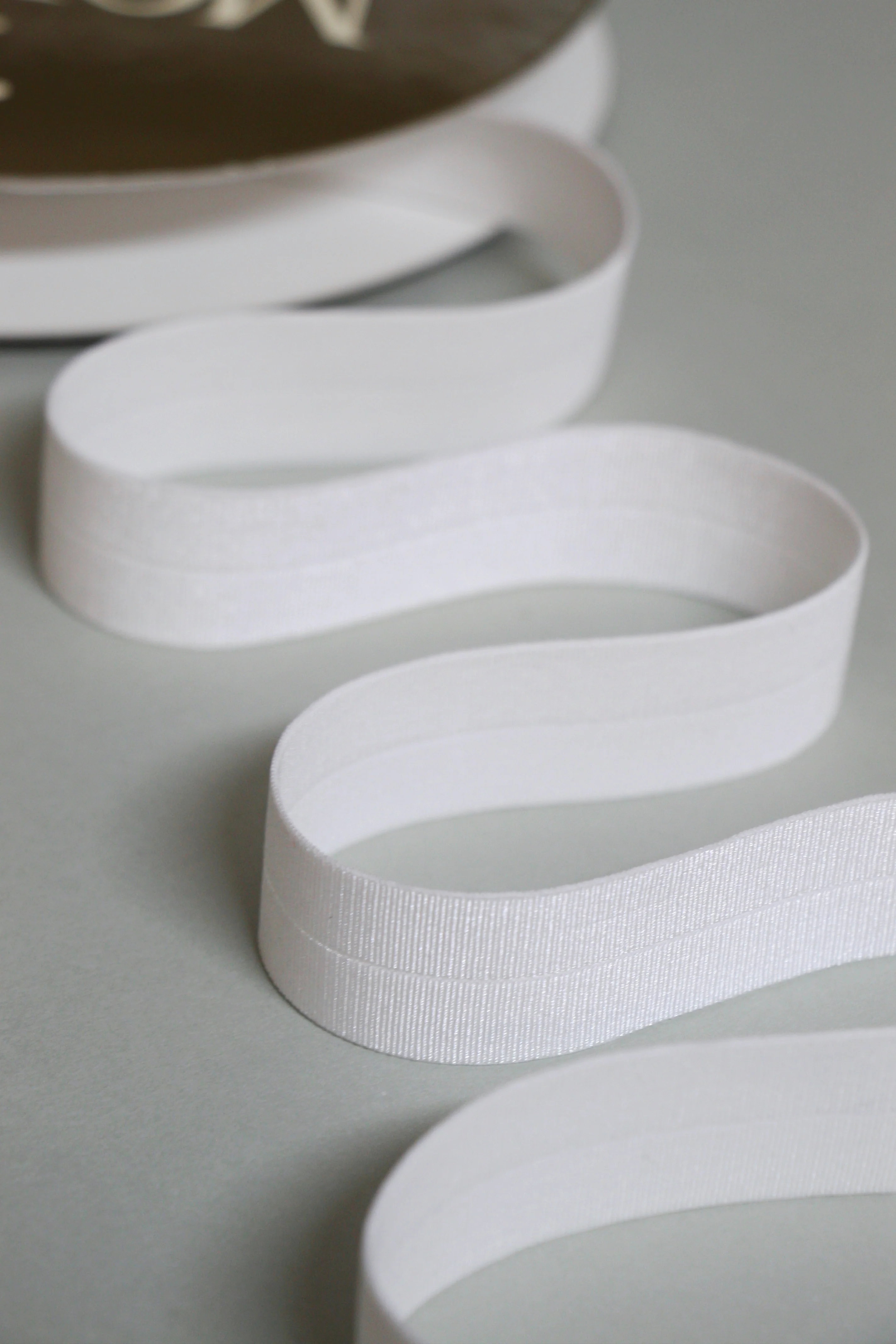 24mm Stretch Fold-Over Binding - White - Image 2