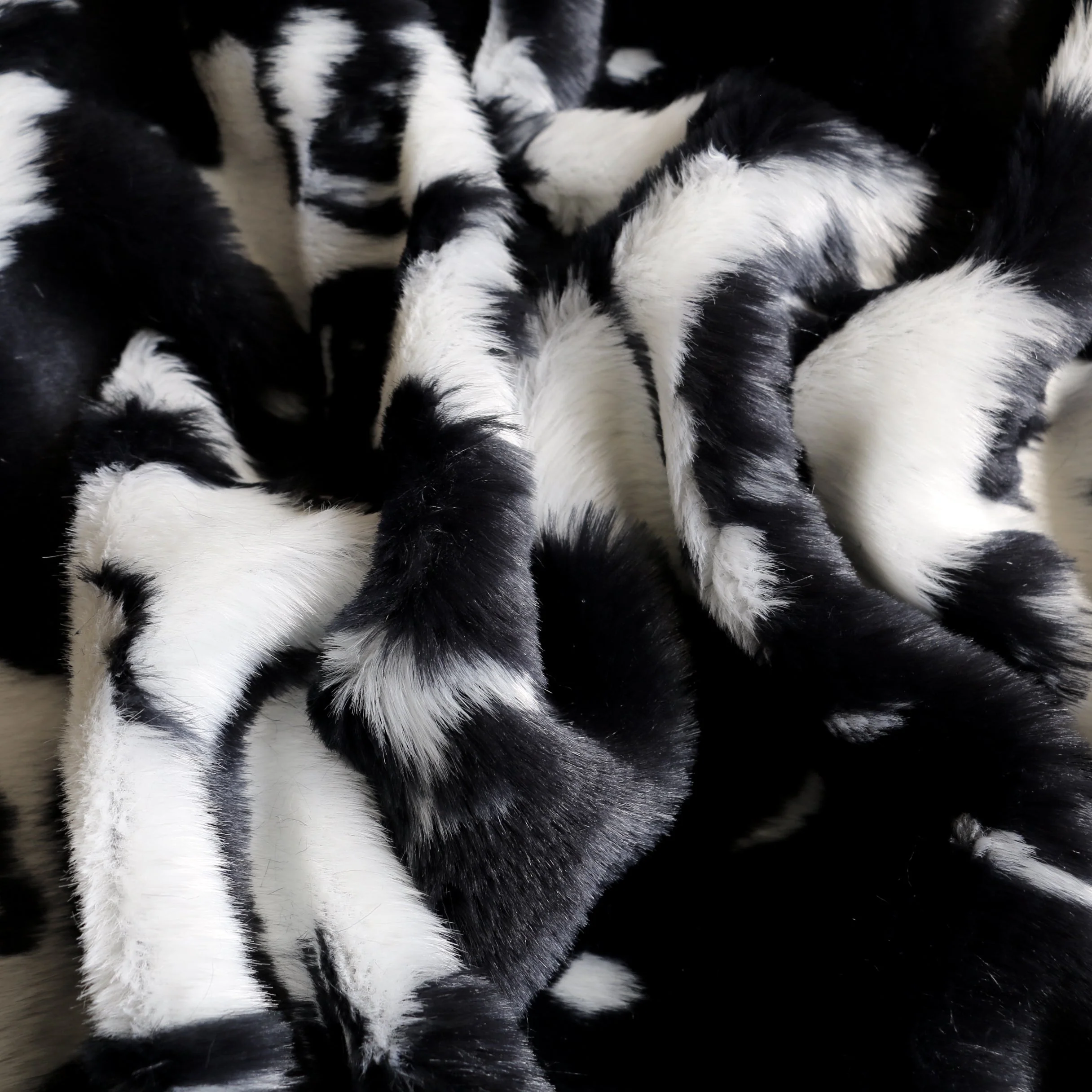 Alvard White - Faux Fur - Image 2