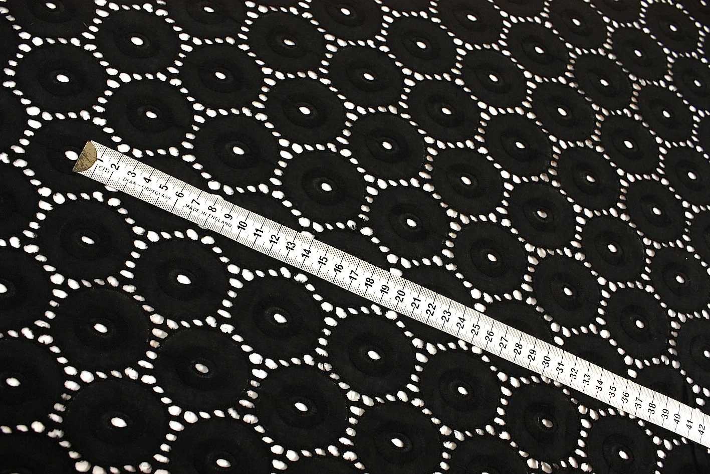Anglaise Circles Black - Image 2