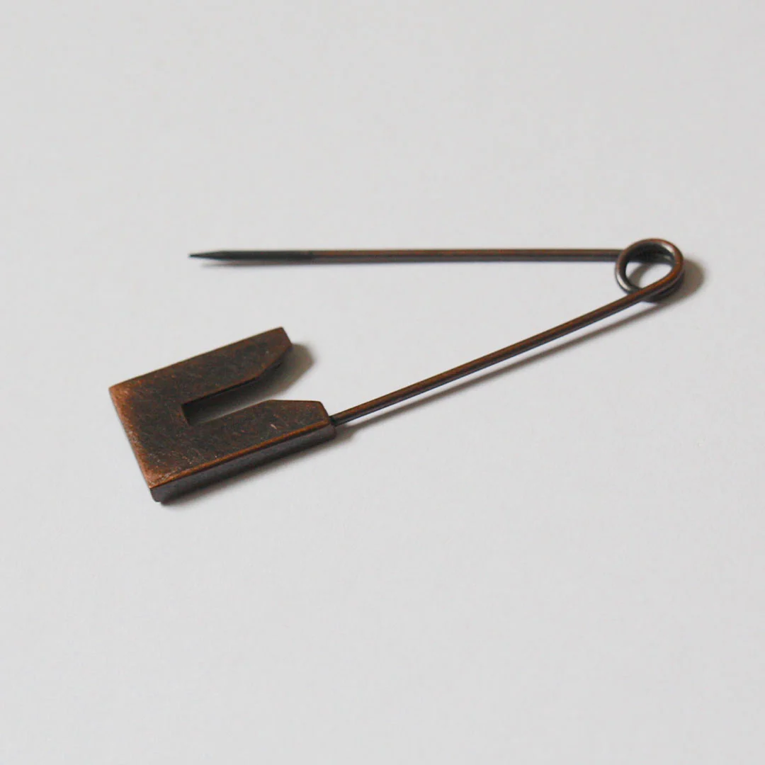 Modern Kilt Pin Antique Brass - 7.5cm (3")