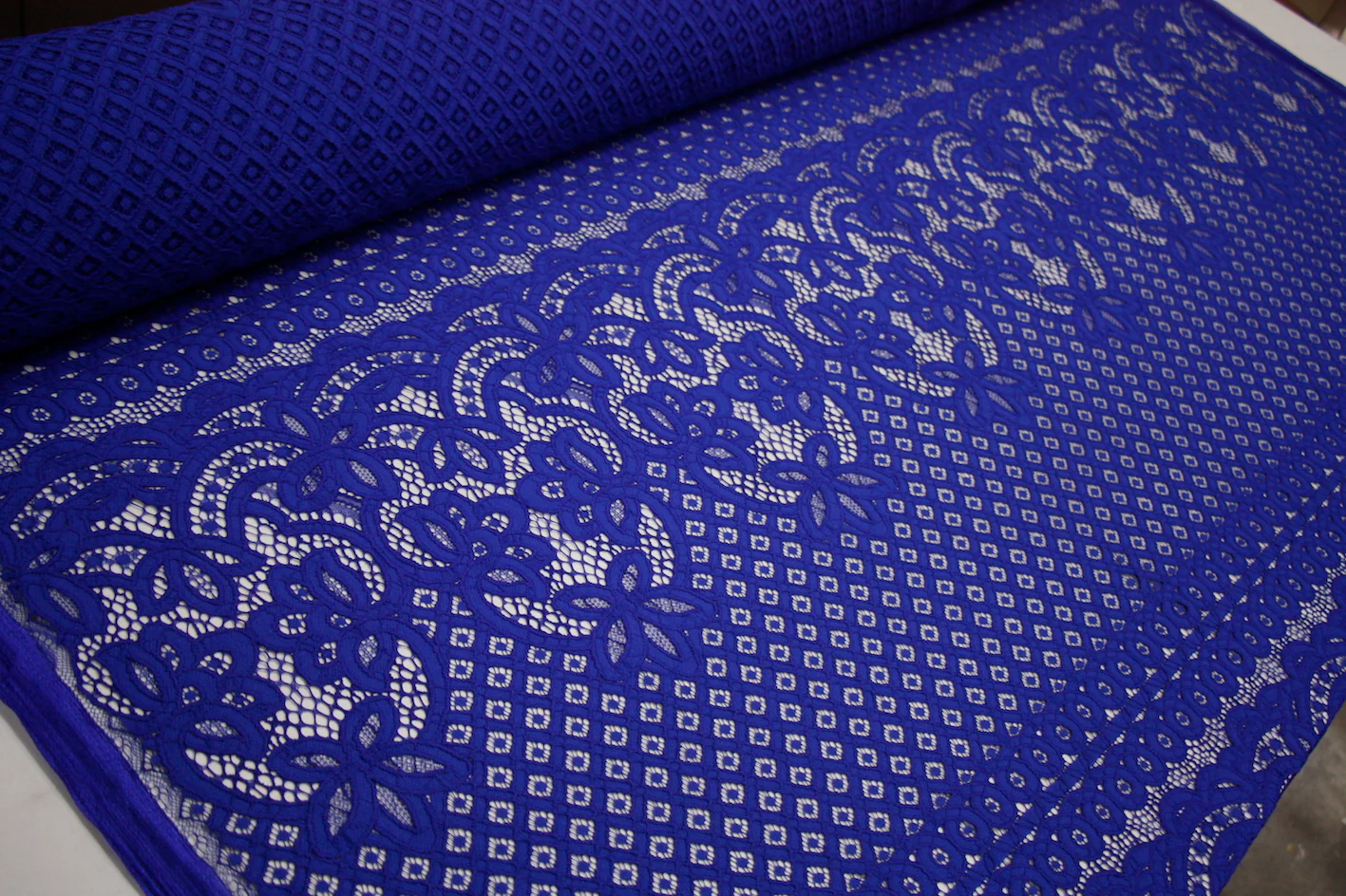 Billi's Royal - Panel Lace - Image 2