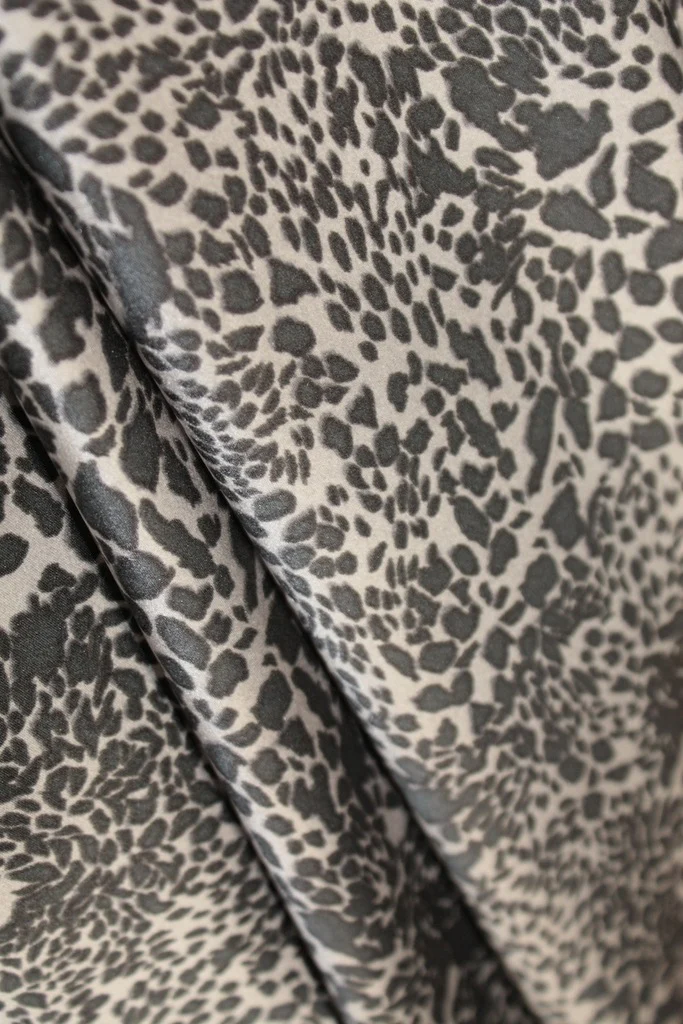 Black Cat Satin - Image 4