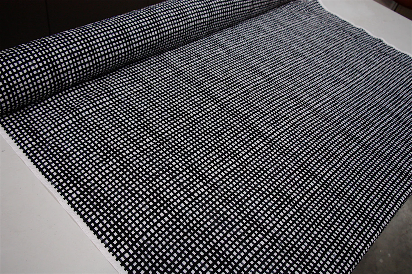 Black Jin Grid - Image 3