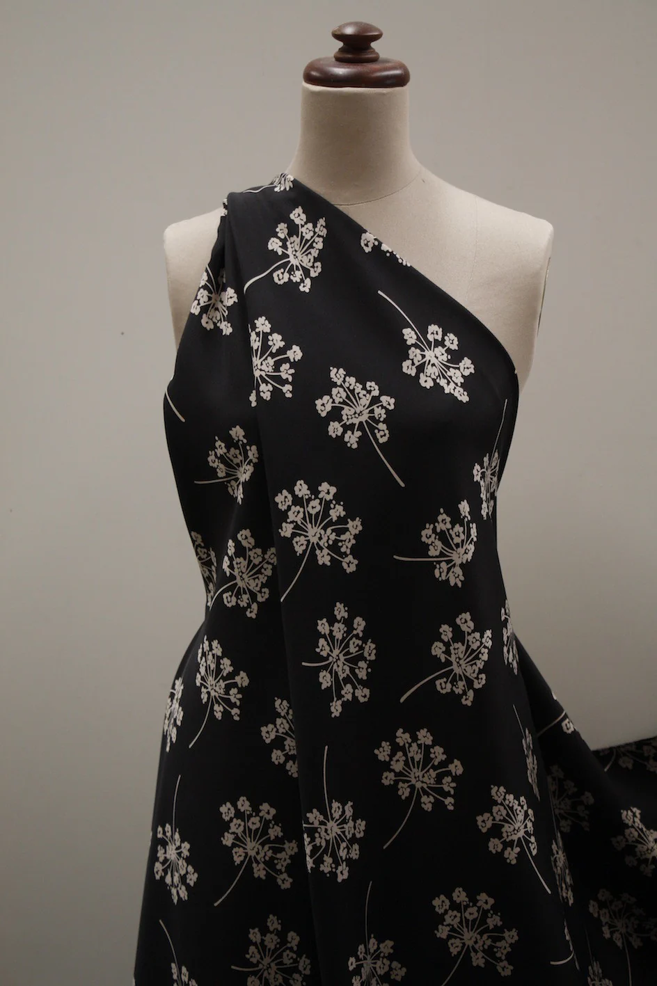Blowing In The Wind - Silk Blend Faille - Image 5