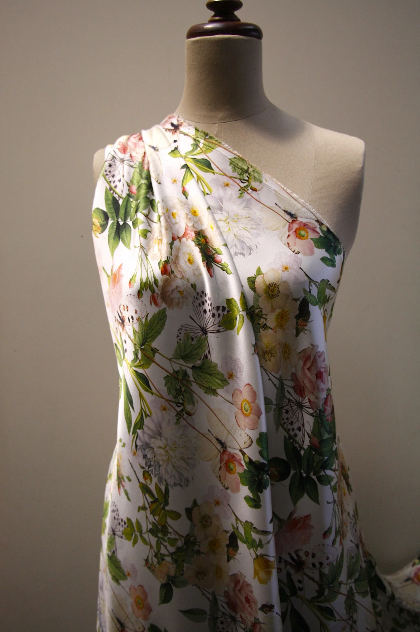 Botanic Wings Silk Satin - Image 3