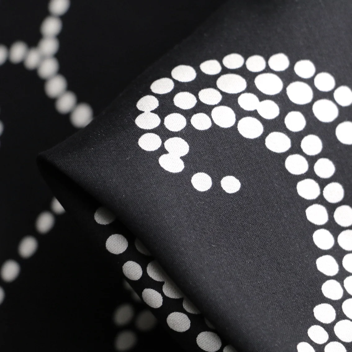Cielo Nero Viscose Poplin