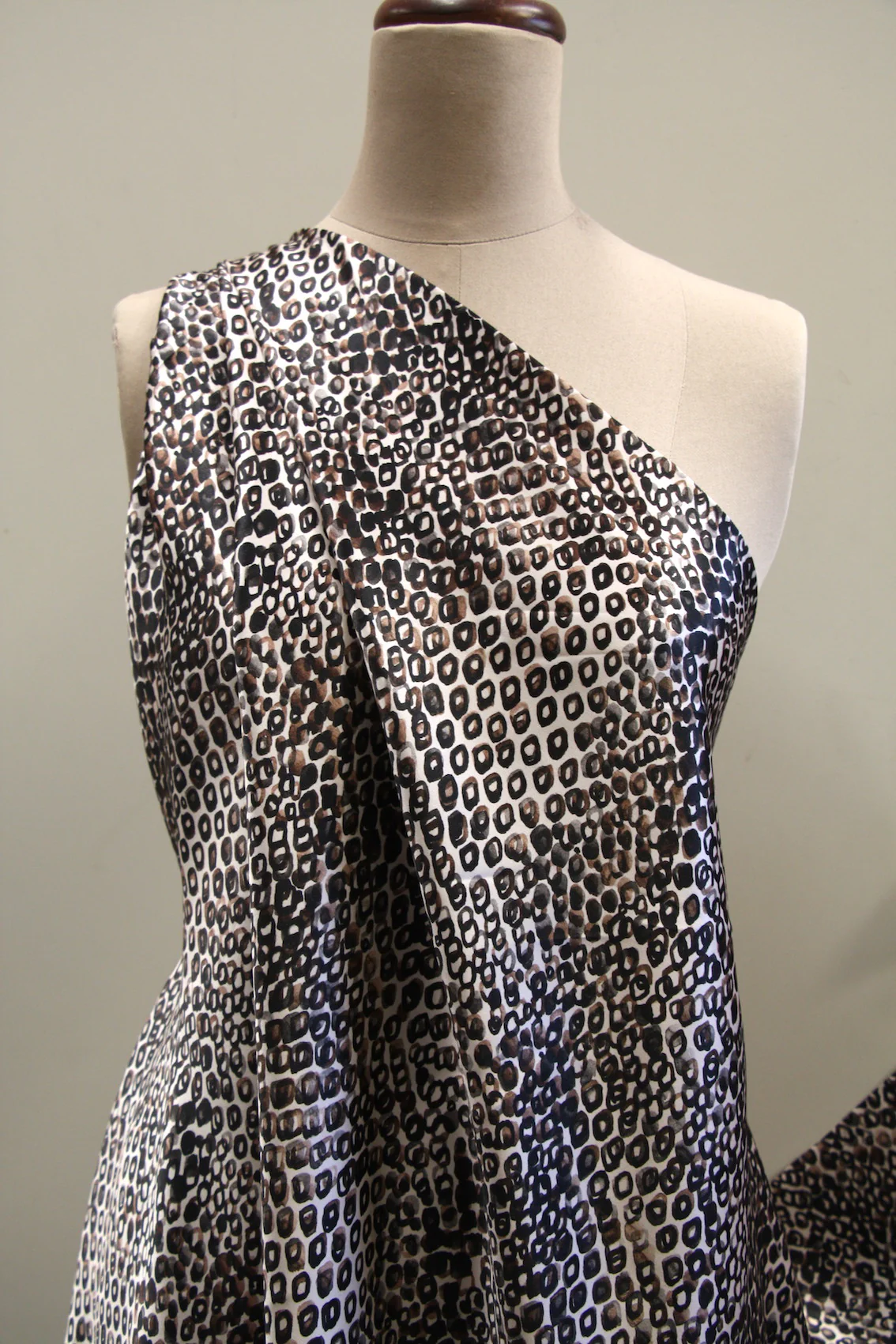 Complex Kitty Silk Satin - Image 4