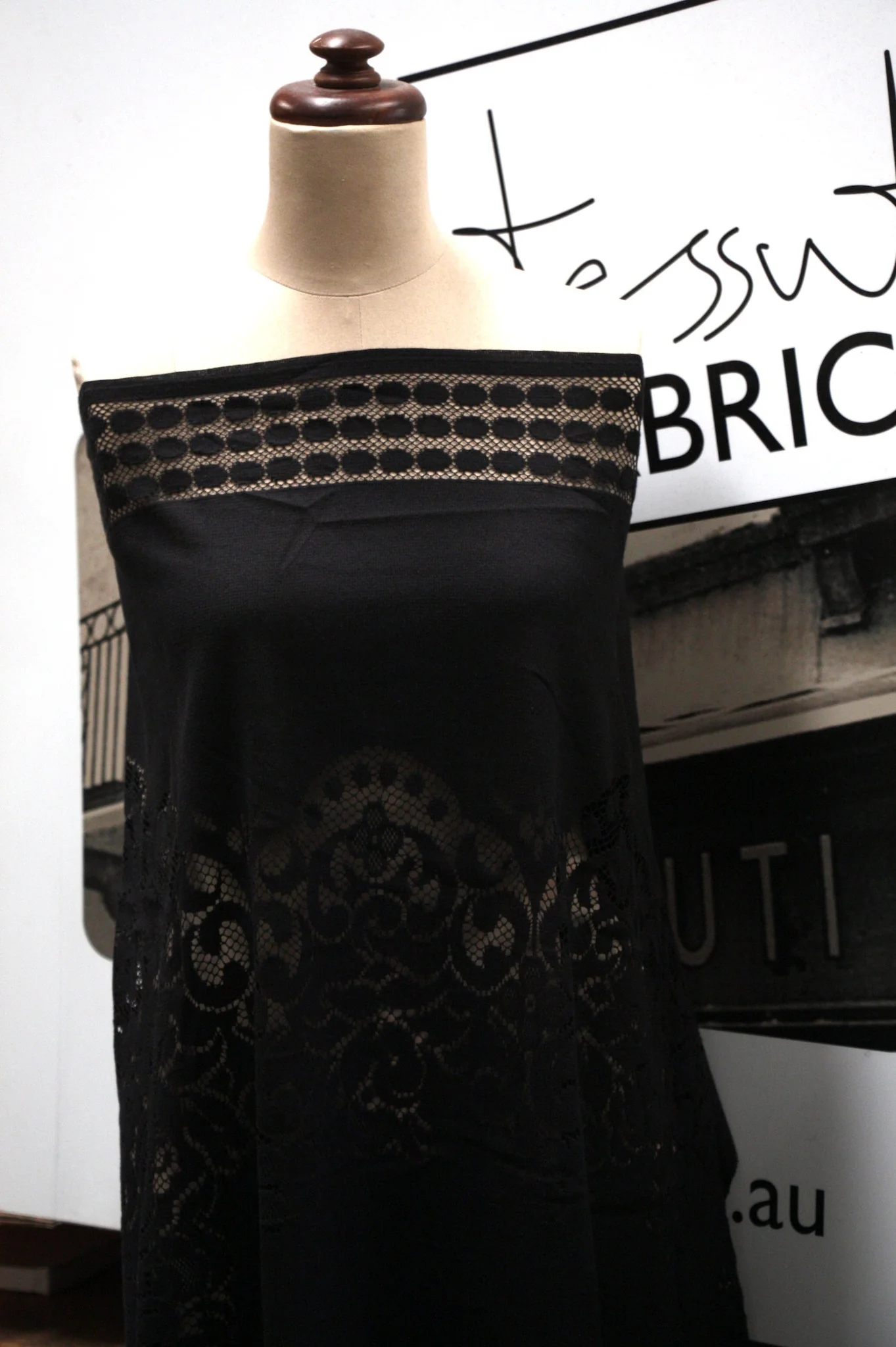 Cut Out Ebony - Panel Lace - Image 6