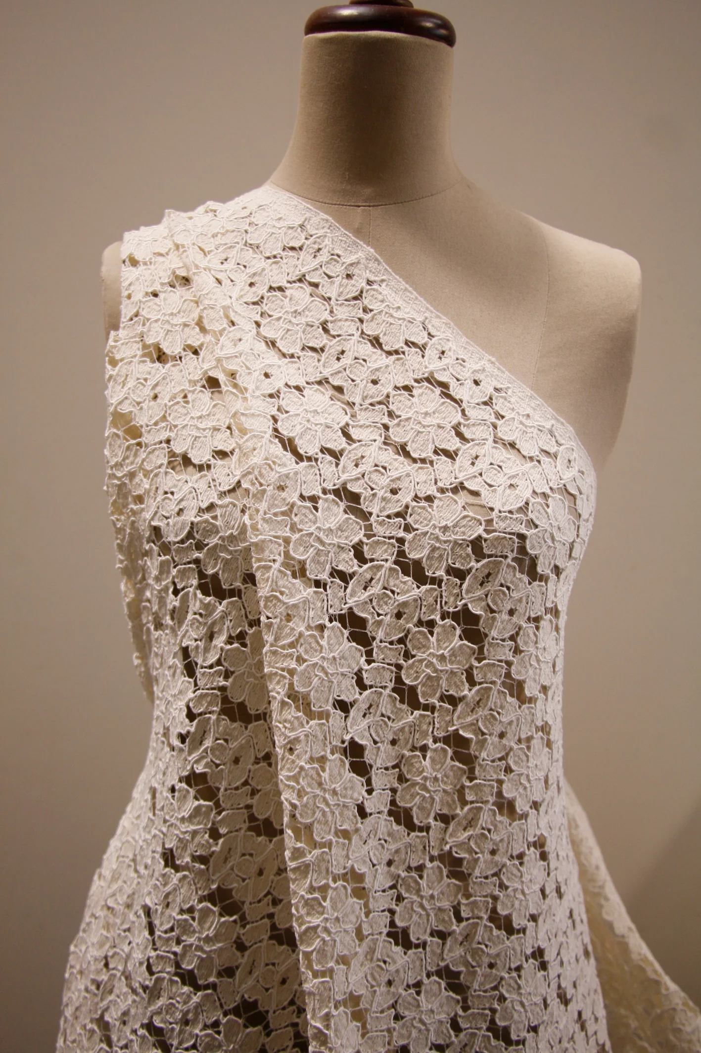 Cutlined Flowered Lace - Image 5