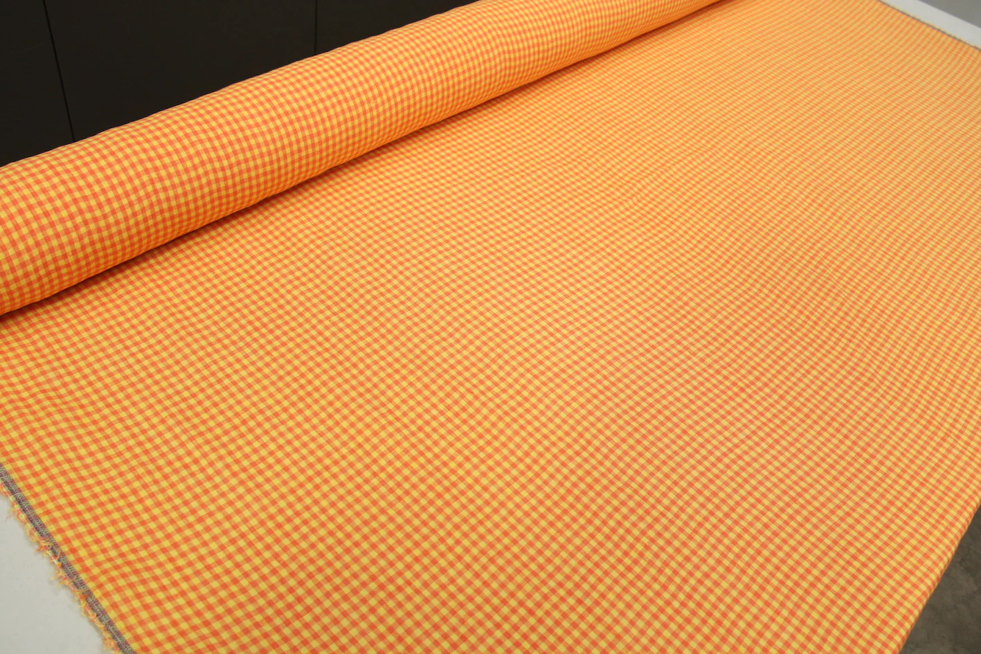 Daisy Check Washed Linen - Image 3