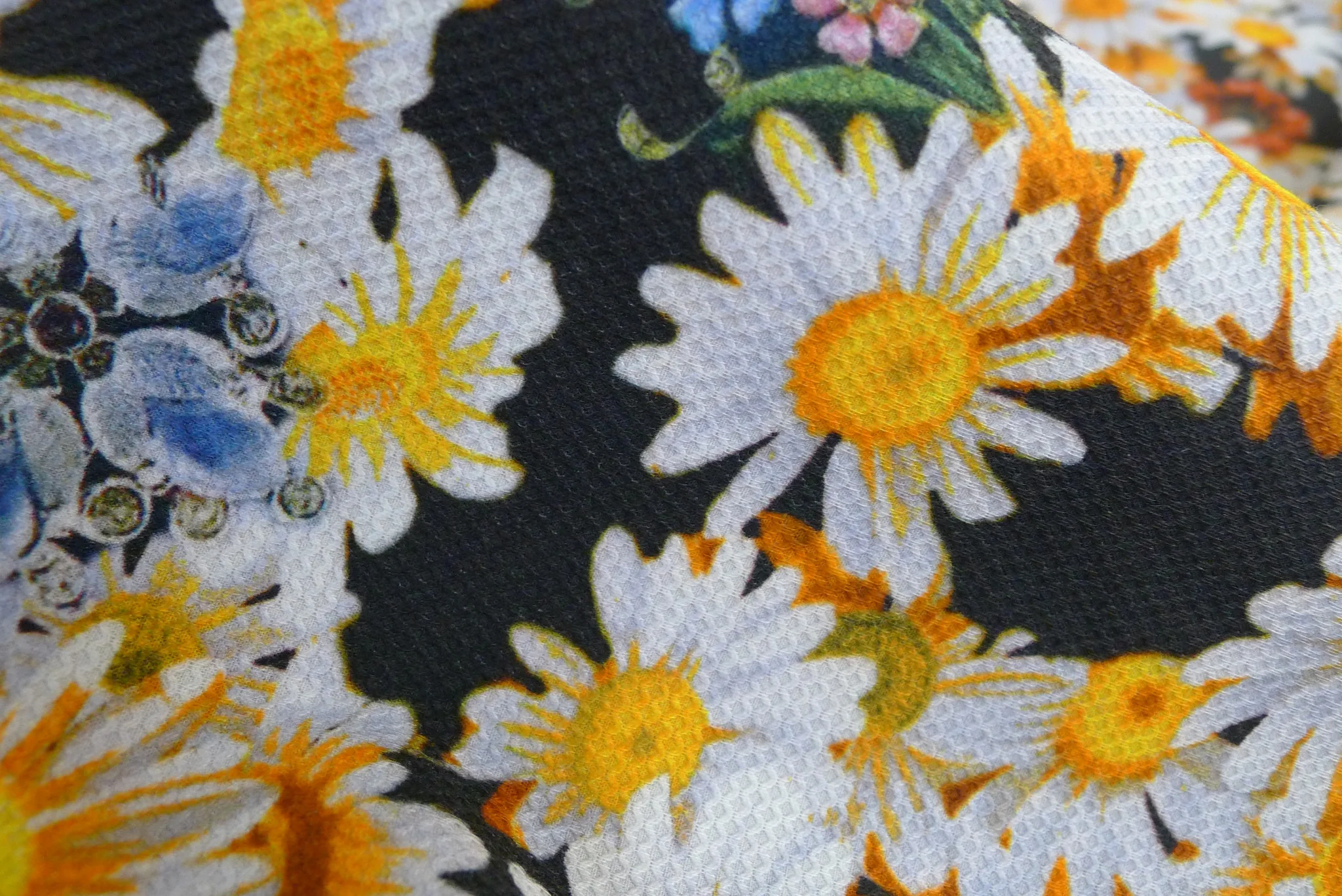 Diamonds & Daisies - Image 4