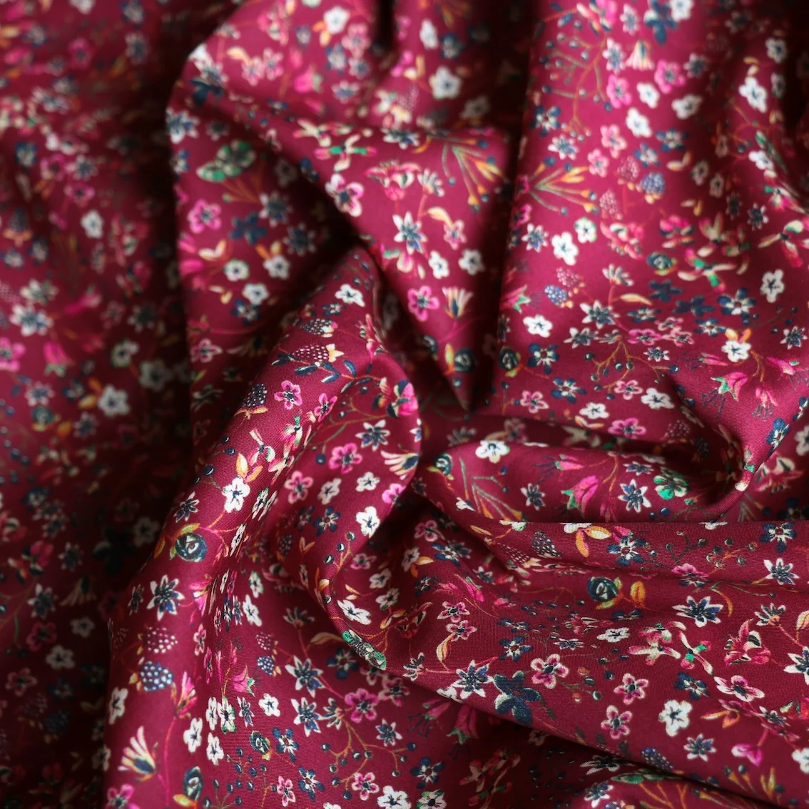 Donna Leigh Cherry - Liberty Tana Lawn™ - Image 2