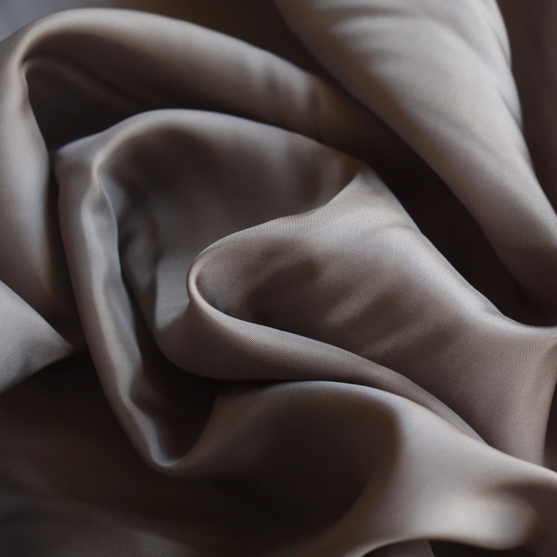 Dove Grey Rayon Lining (120cm wide) - Image 2