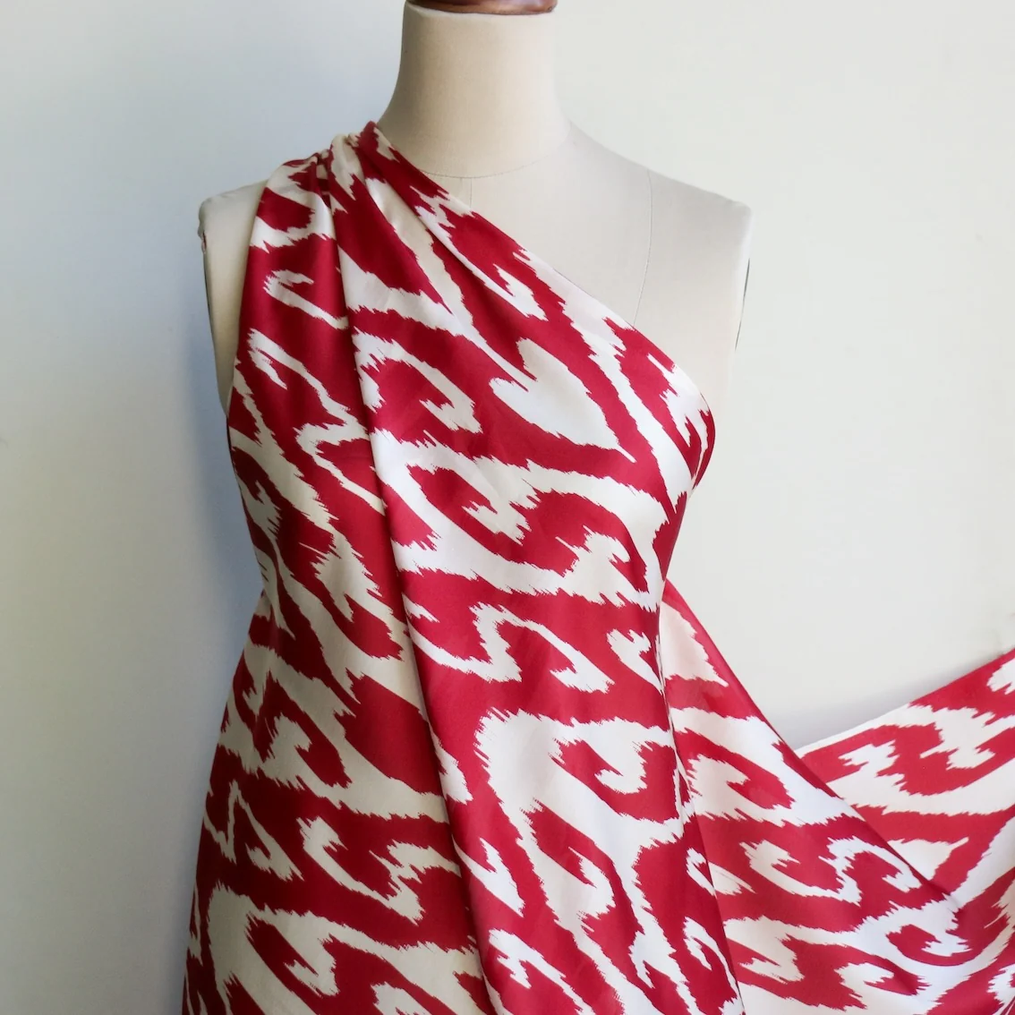 Freisa Ikat Cherry Cotton/Silk - Image 4