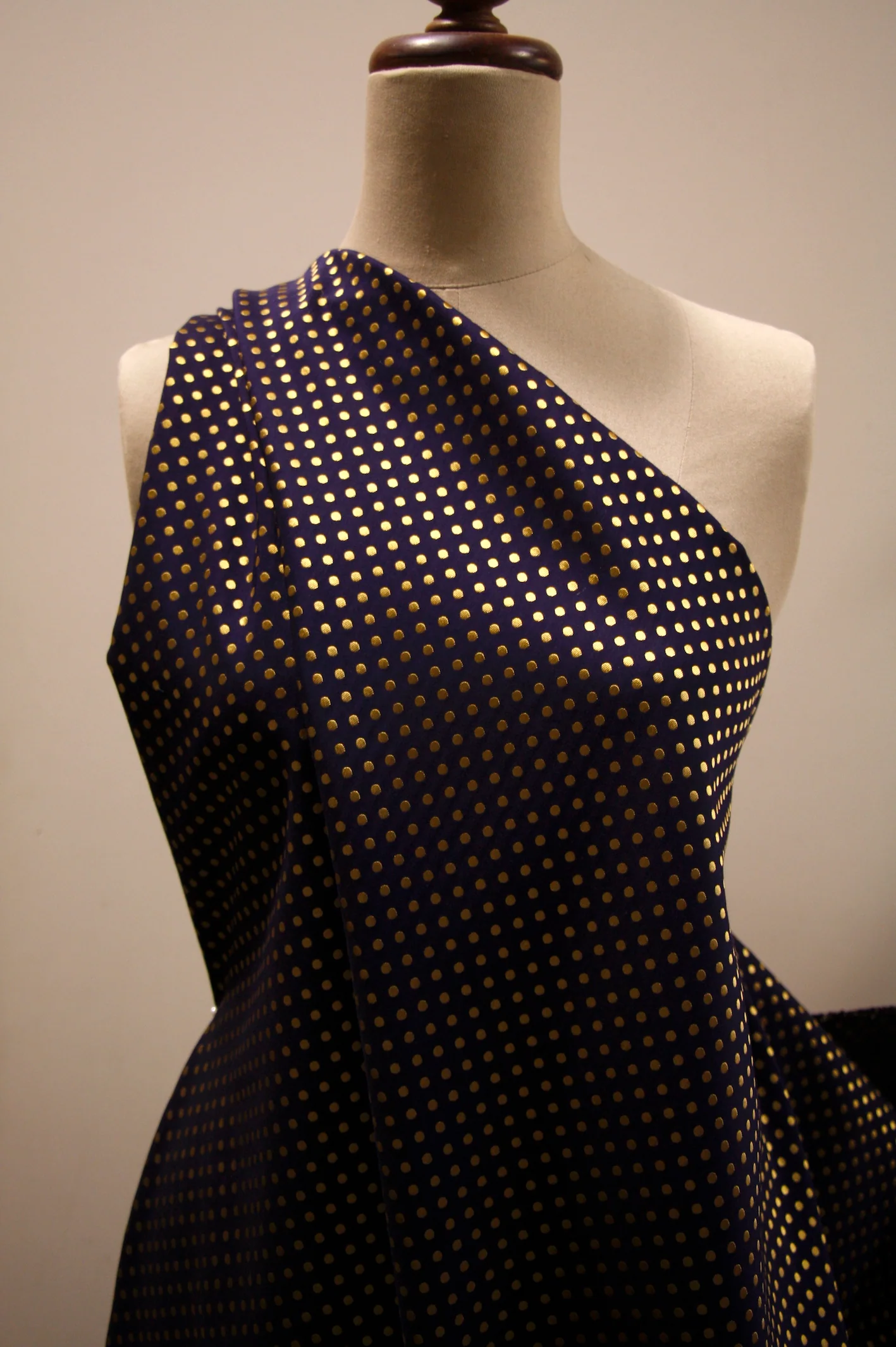Gold Rain Jacquard - Image 5