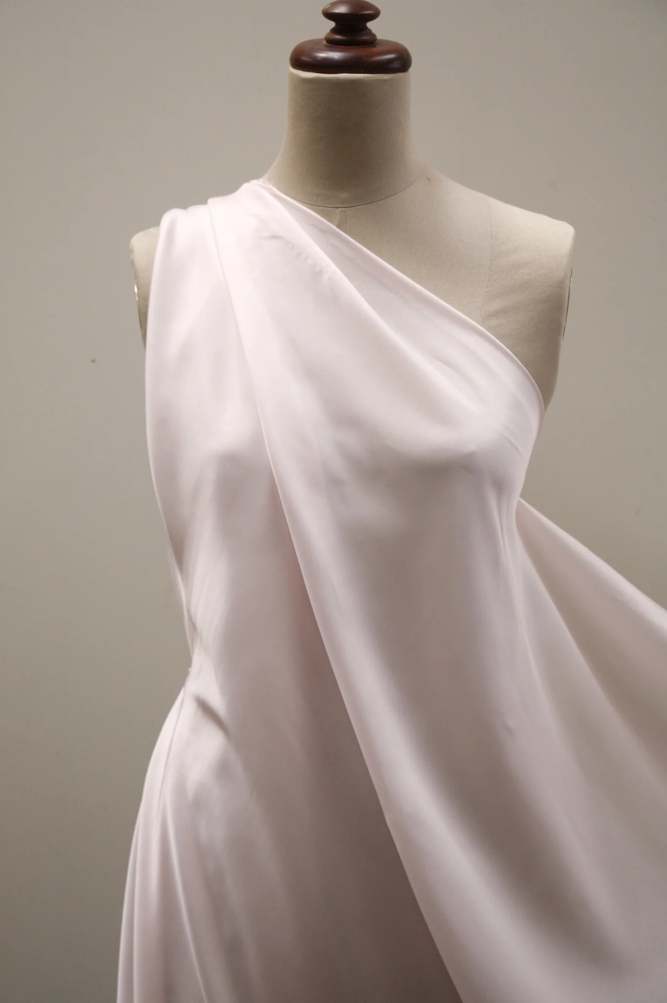 Ice Pink Rayon Lining (137cm wide) - Image 2
