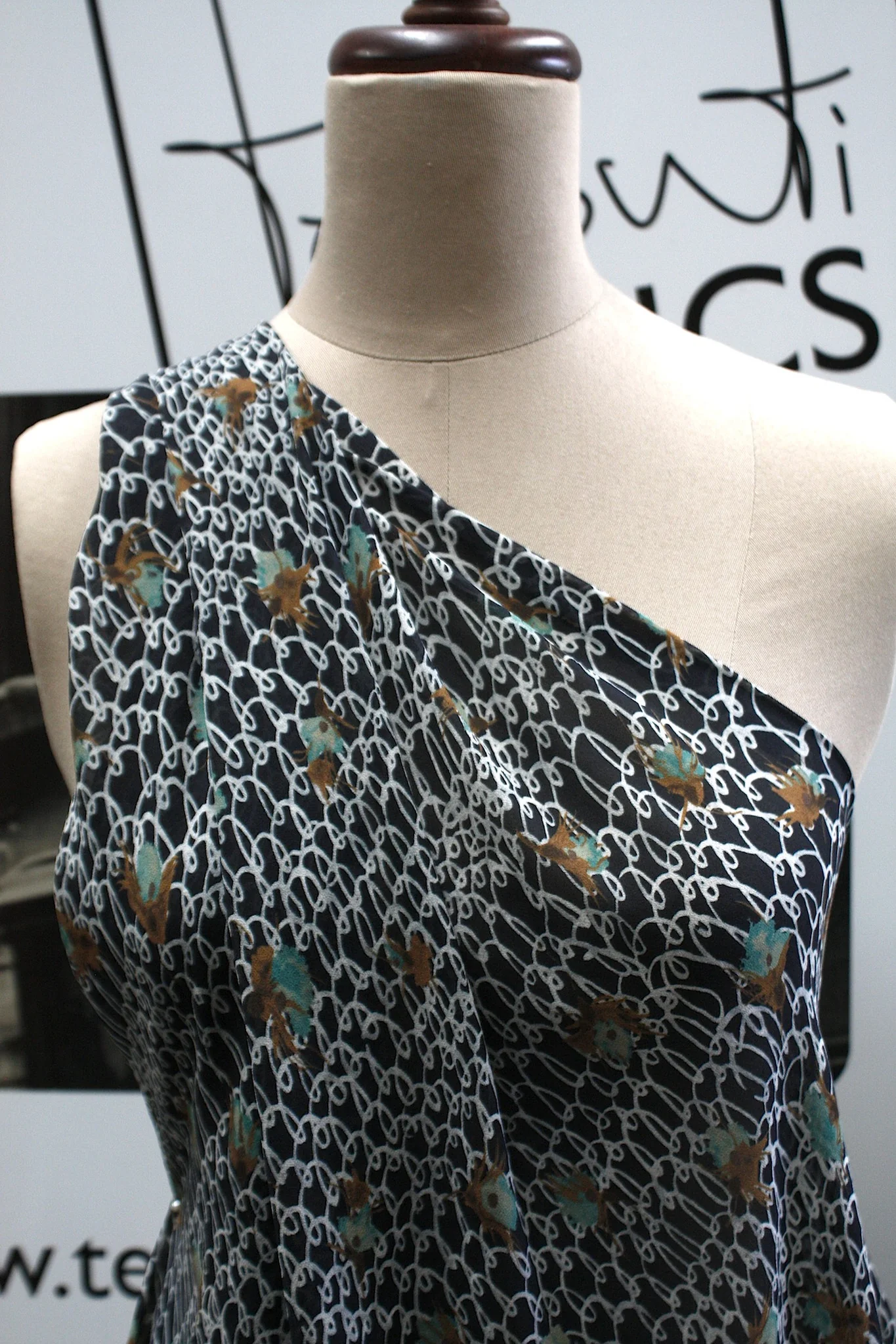 Jade In The Loop - Image 5