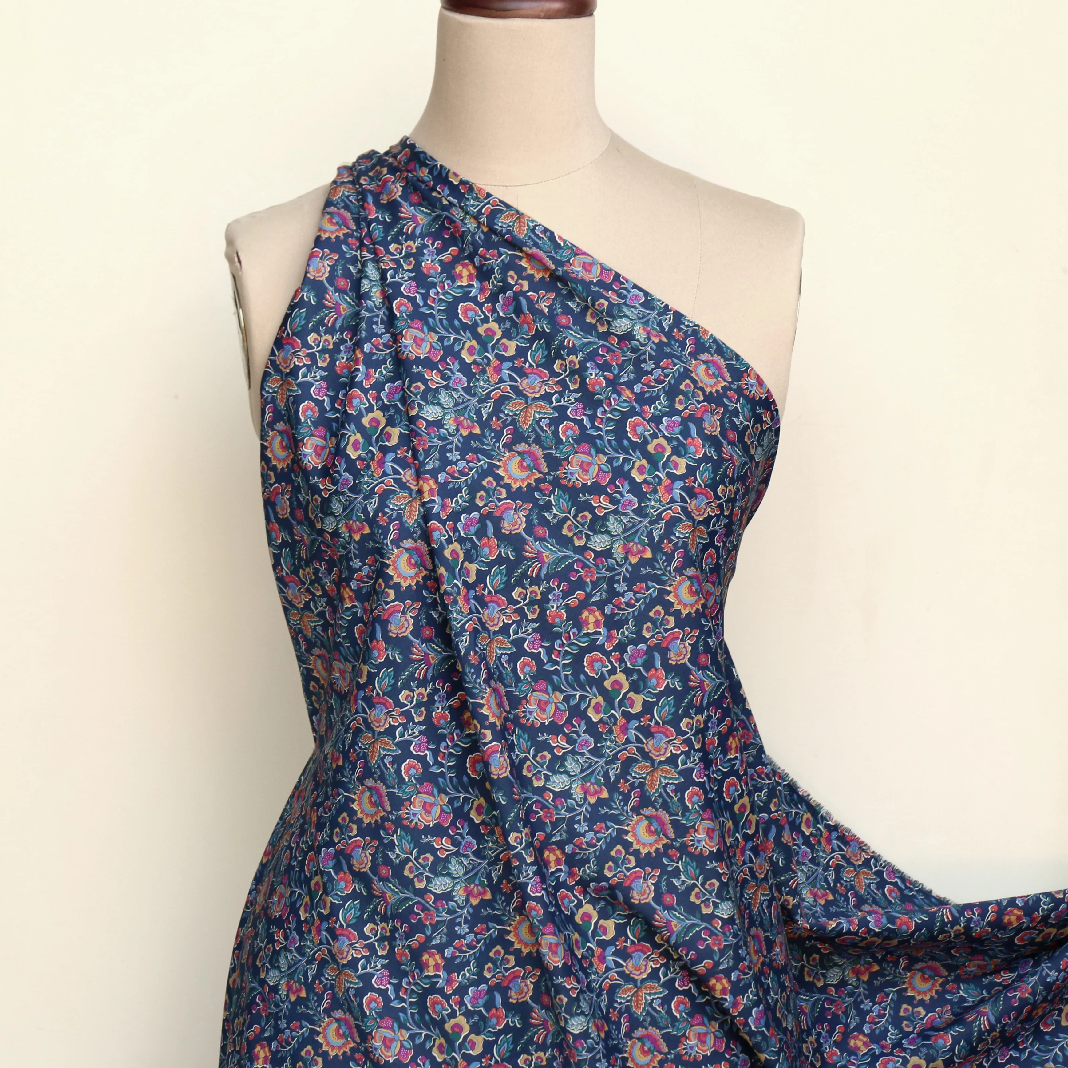 Kazusa Navy Liberty Tana Lawn™ - Image 5