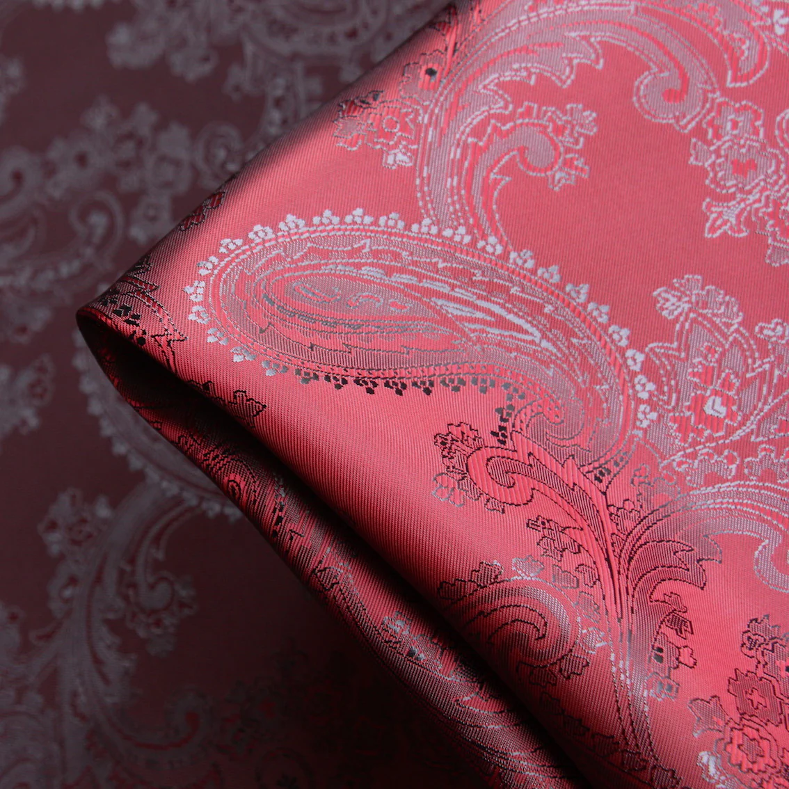 Lin Paisley Burgundy/Black - Fancy Lining (147cm wide)