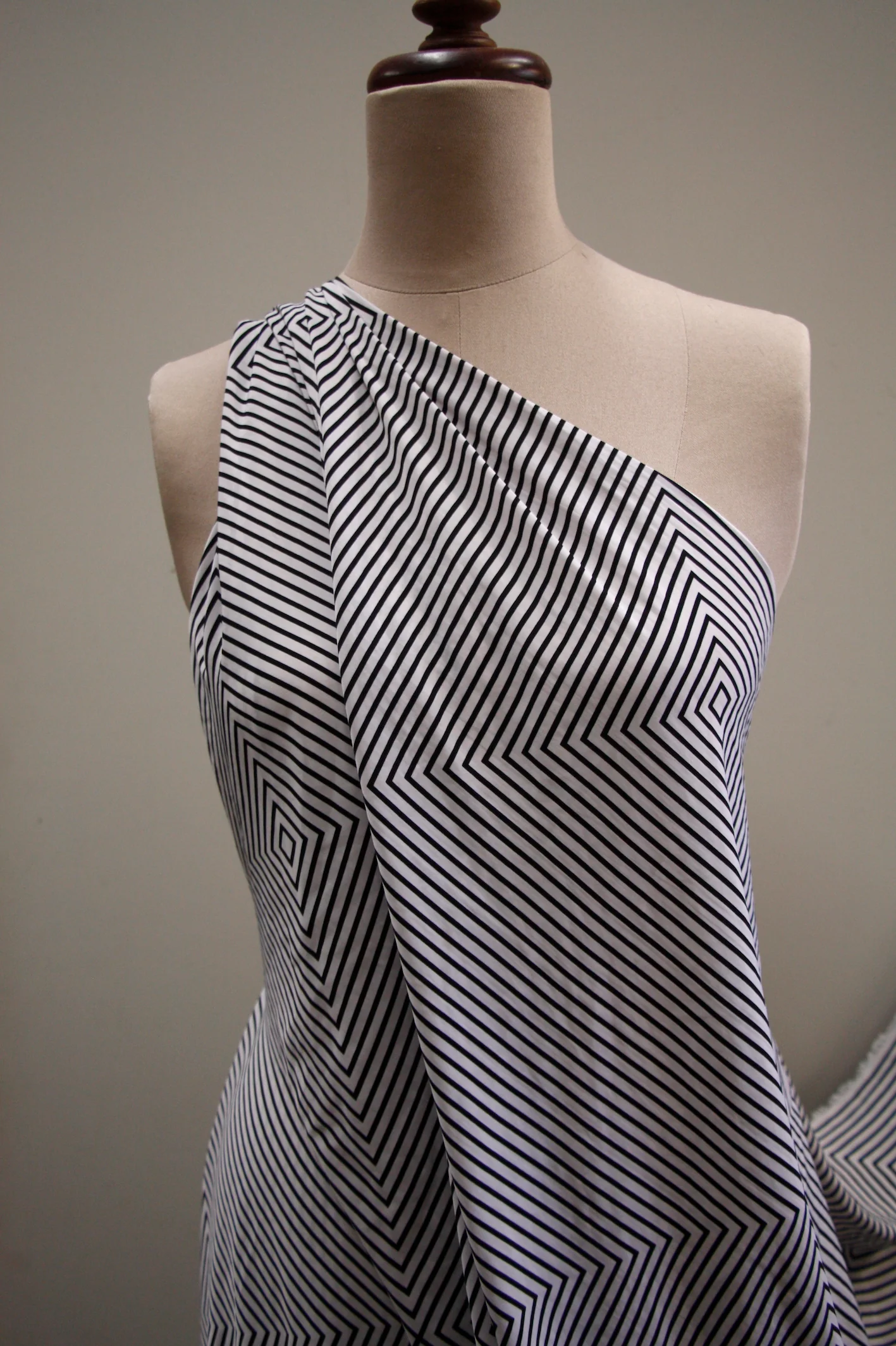 Look Into My Squares - Image 5