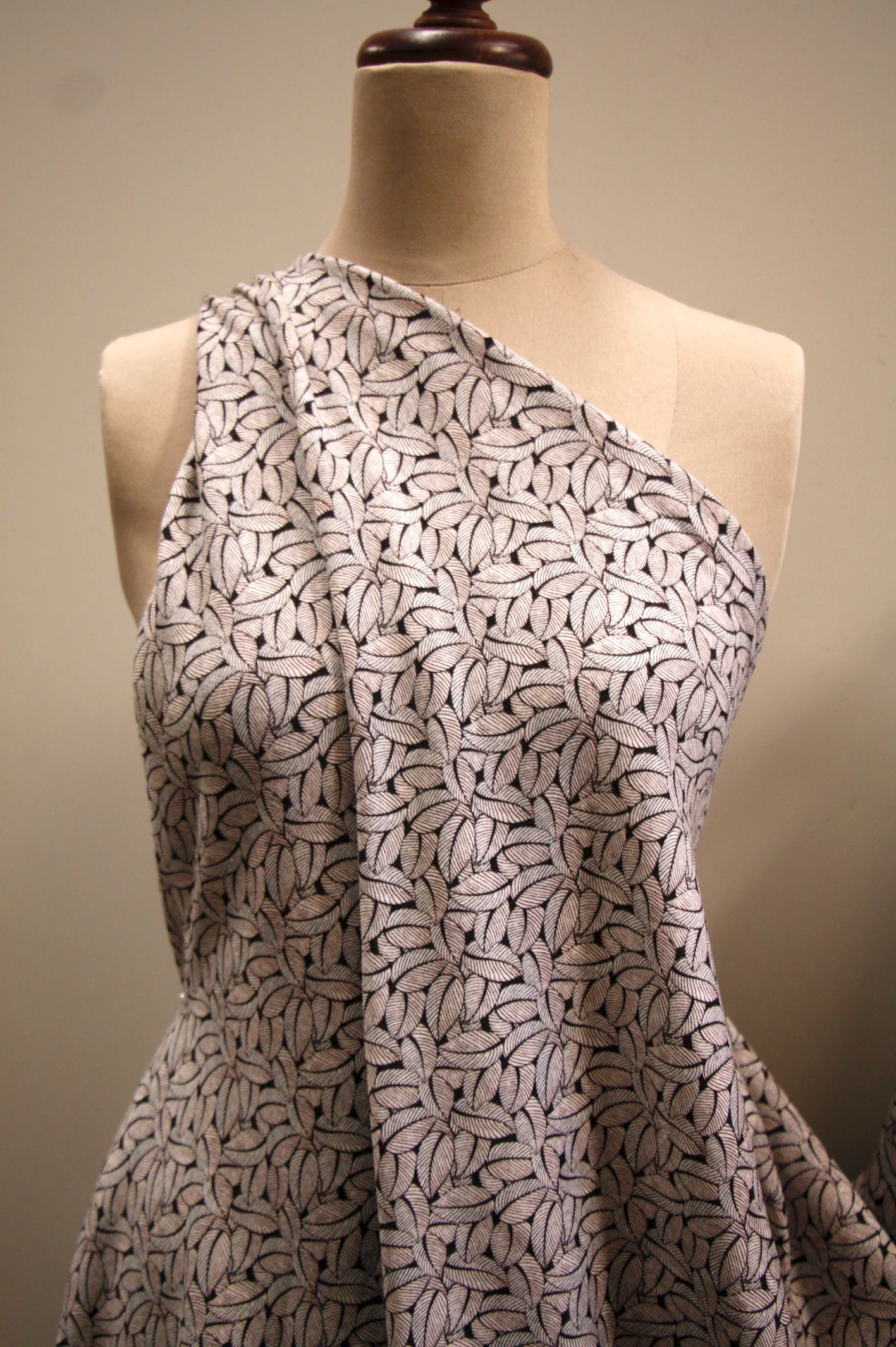 Lost In Leaves - Fleece - Liberty Fabric - Image 5
