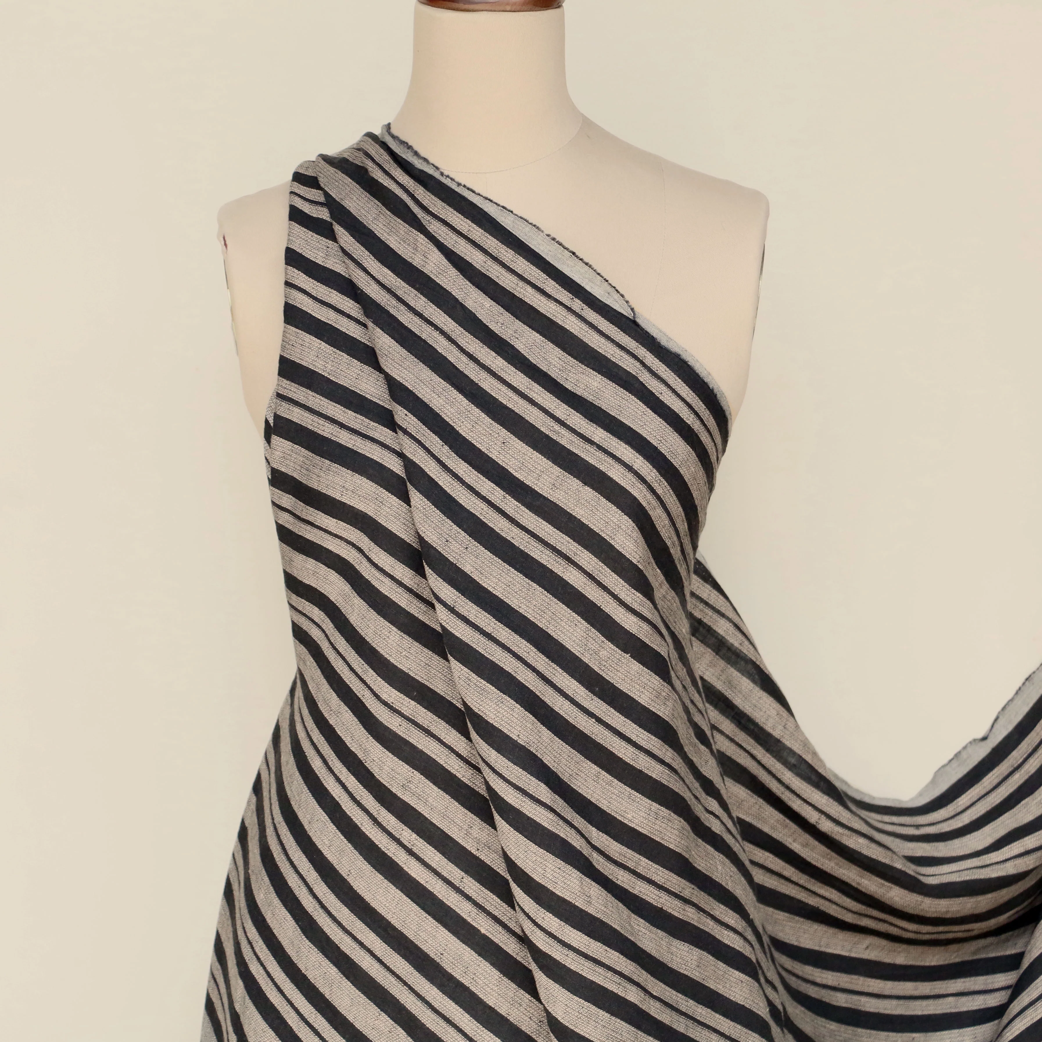 Malaga Black Linen - Image 5