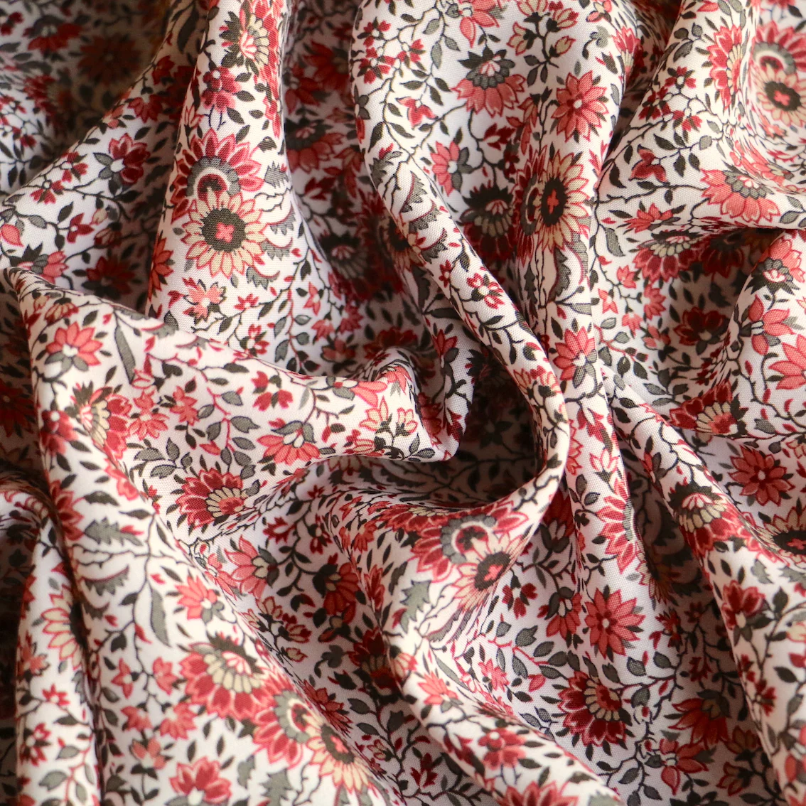 Never Ending Garden Viscose Poplin - Image 2