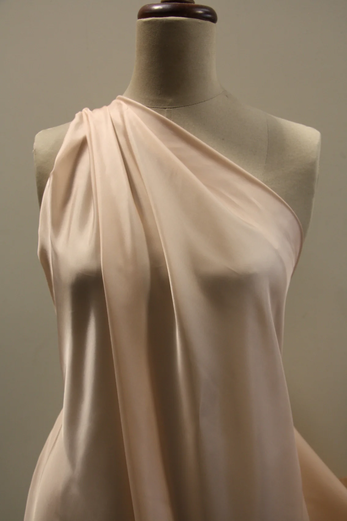Nude Rayon Lining (137cm wide) - Image 3