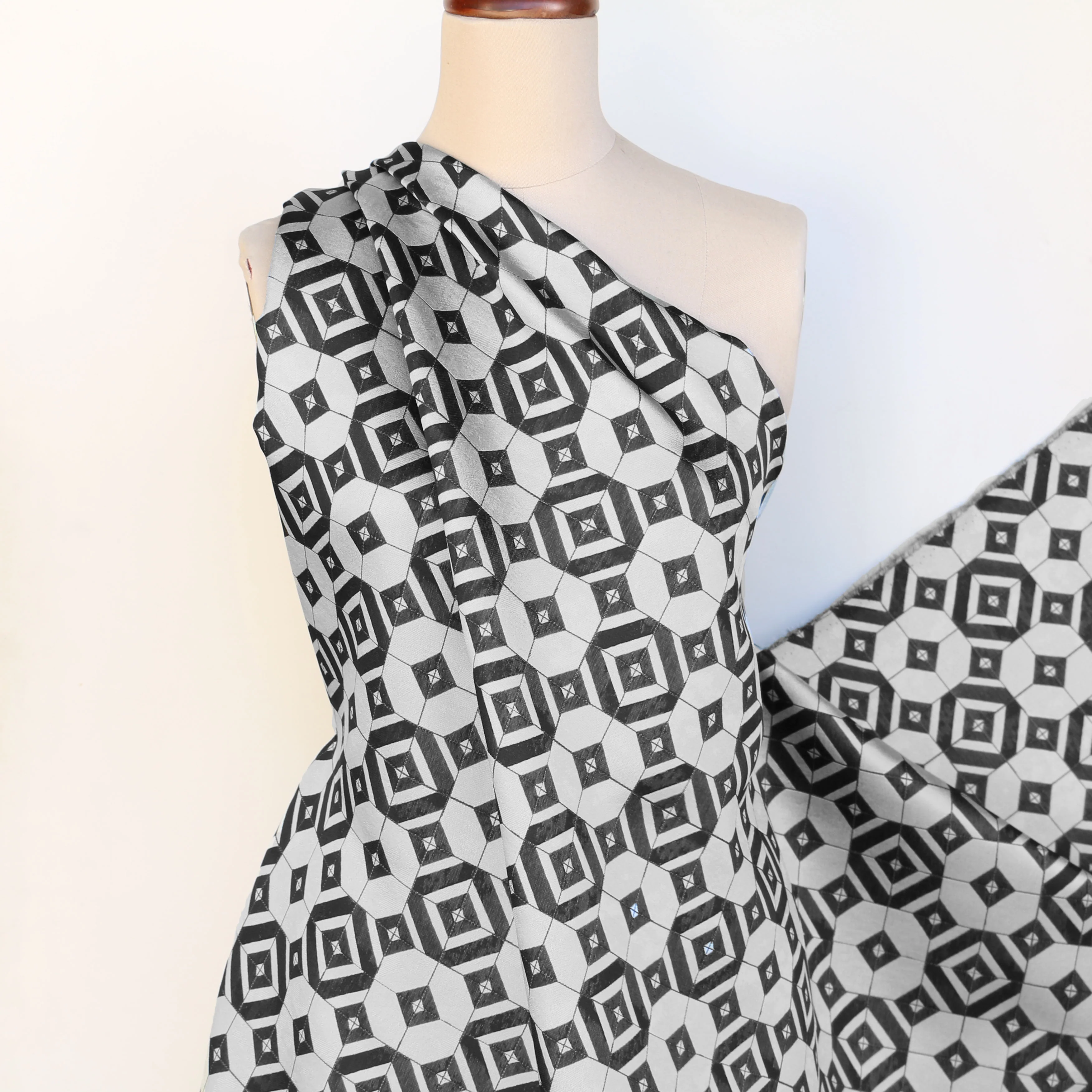Open/Close Jacquard - Image 6