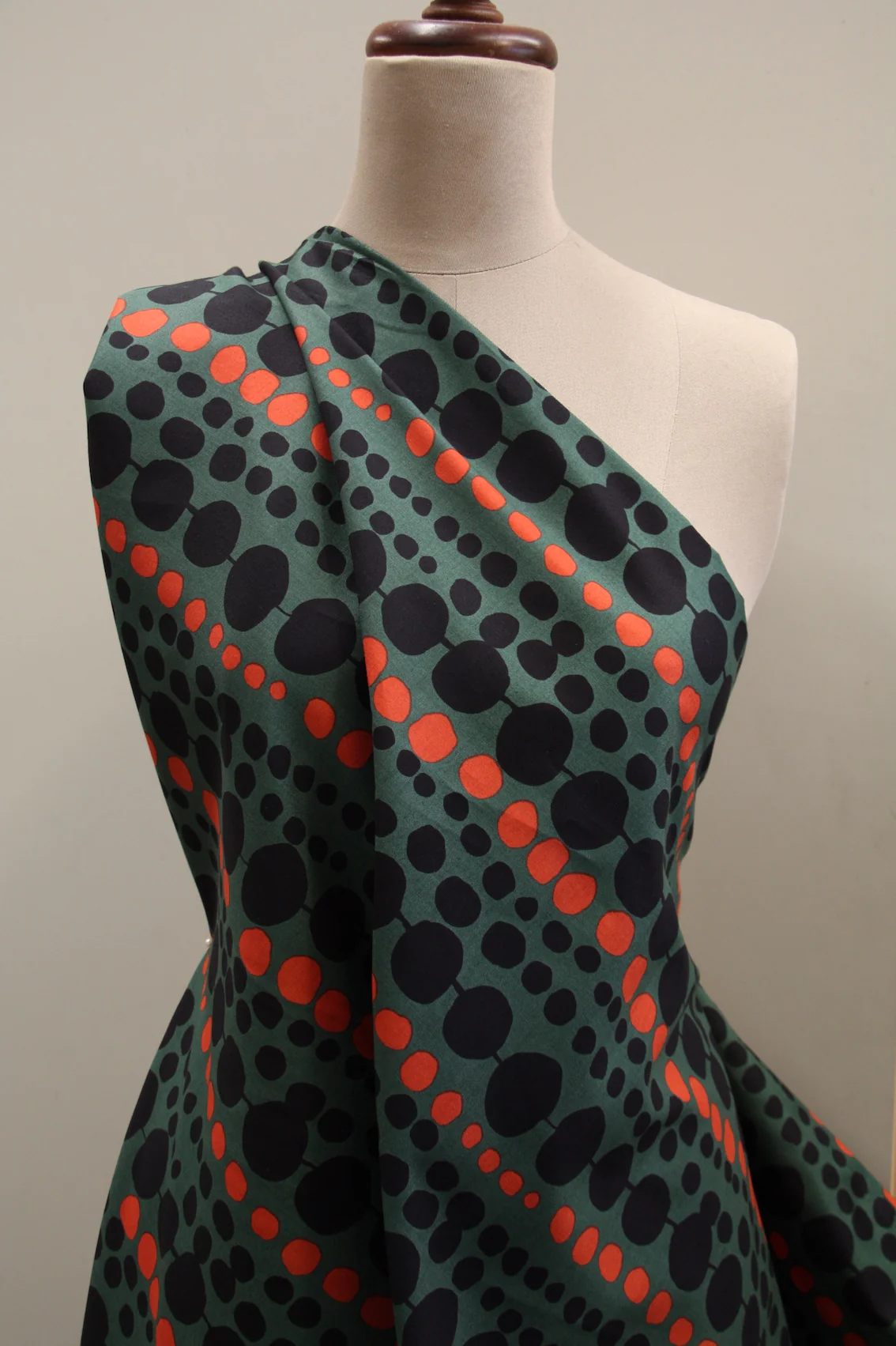 Pearls On Green - Image 5