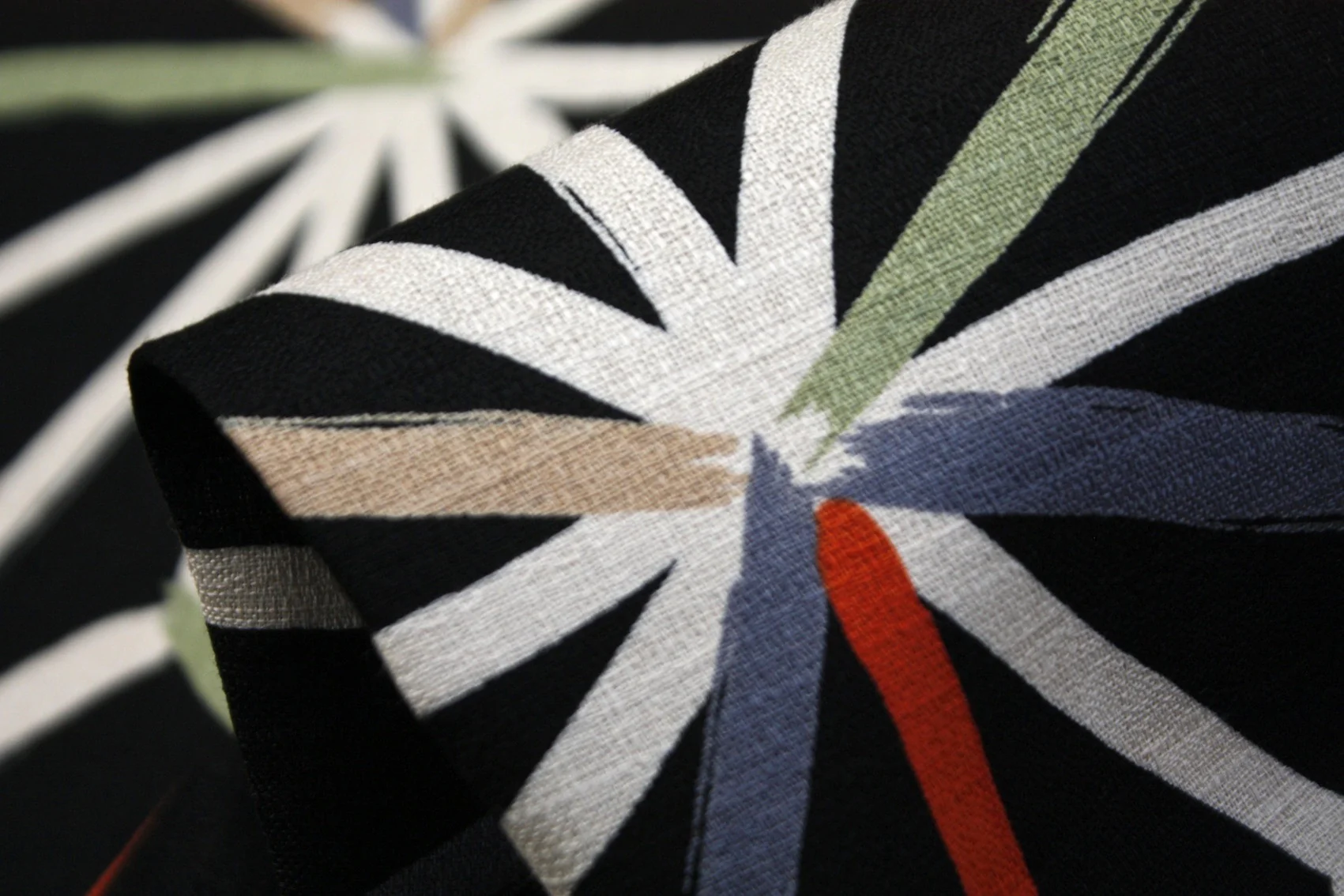 Pick-Up Sticks Black