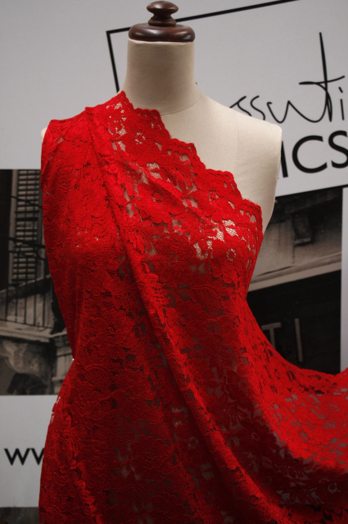 Red Harlem Lace - Image 5