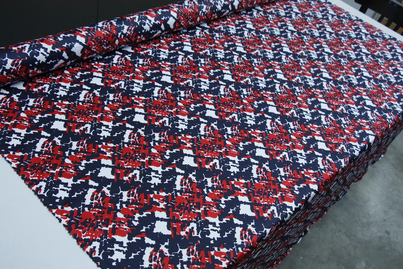 Scarlet Houndstooth - Image 4