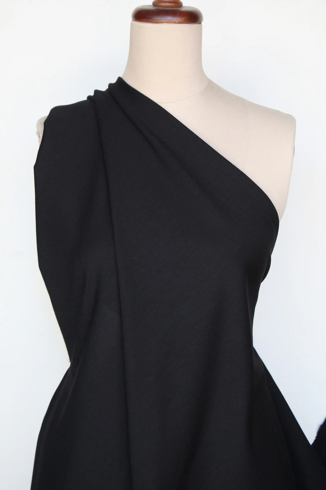 Short Black Ponti - Image 3