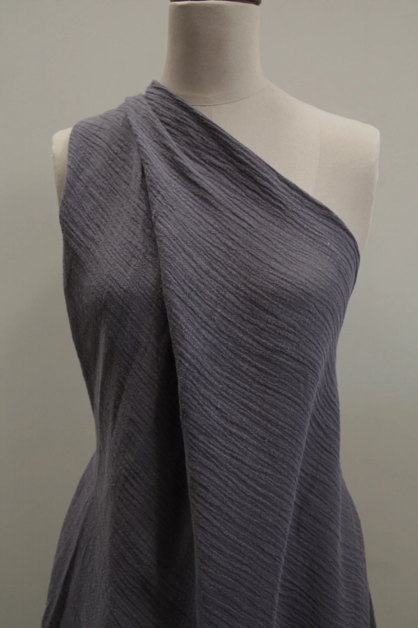 Slate Crinkle Linen - Image 4