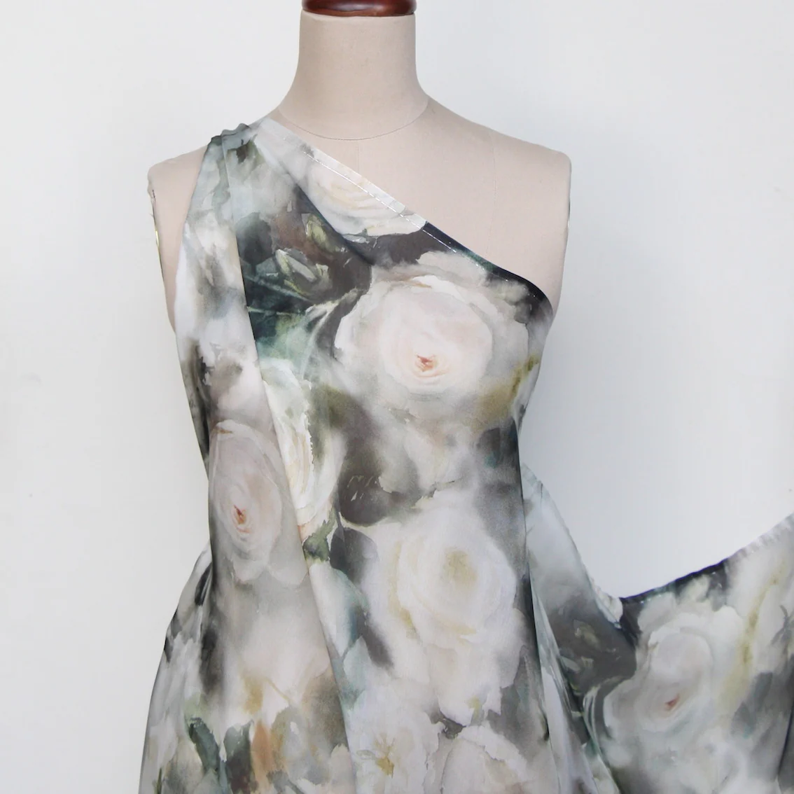 Snow Roses Chiffon - Image 6