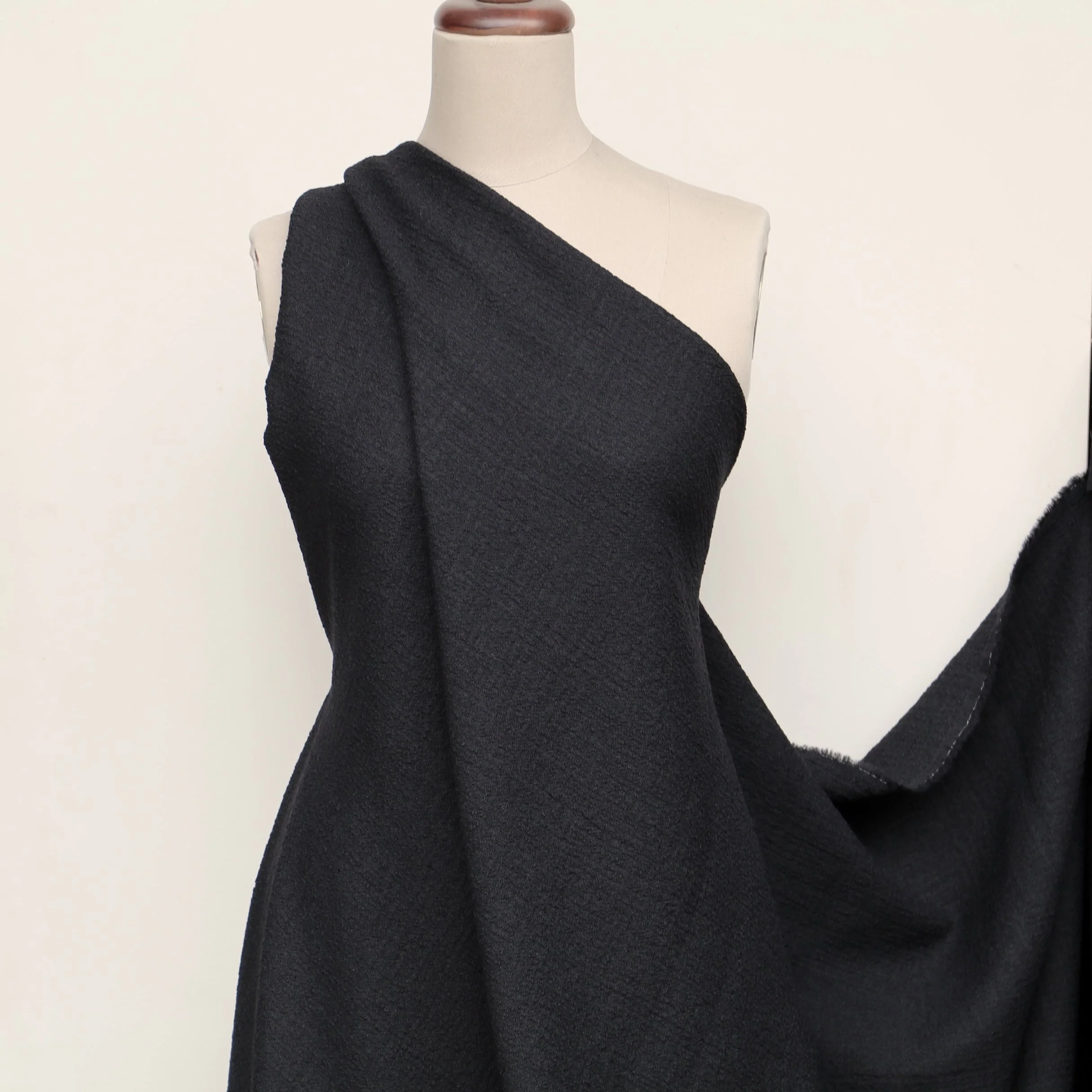 Stark Black Boucle - Image 4