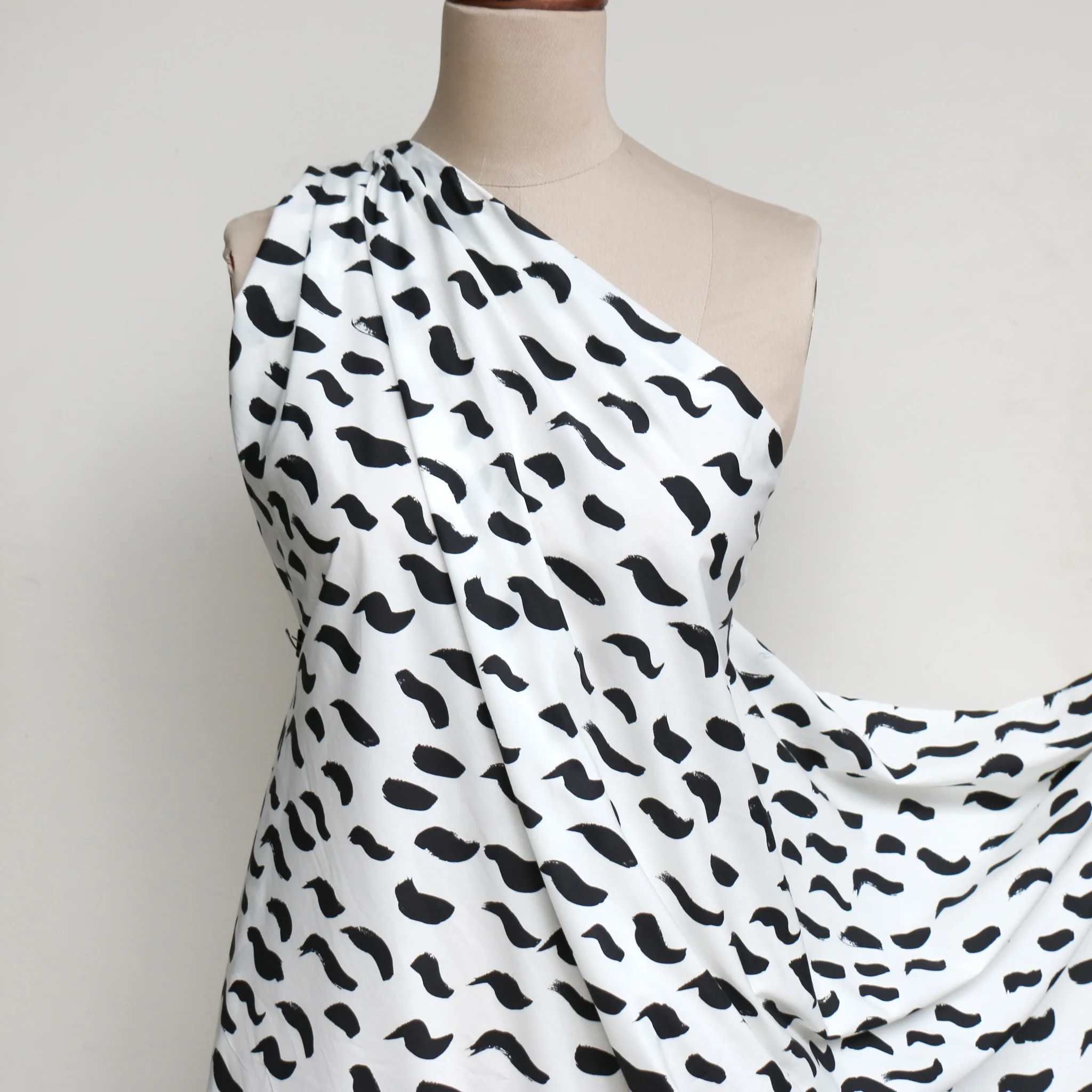 Strokes In Black Poplin - Image 5
