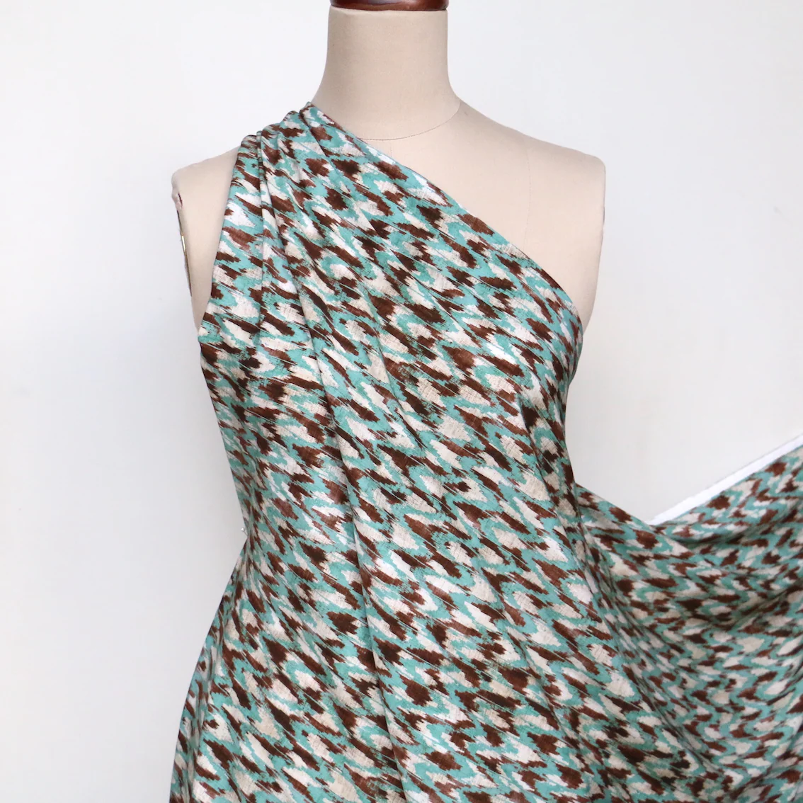 Torrente Aqua Viscose Poplin - Image 5