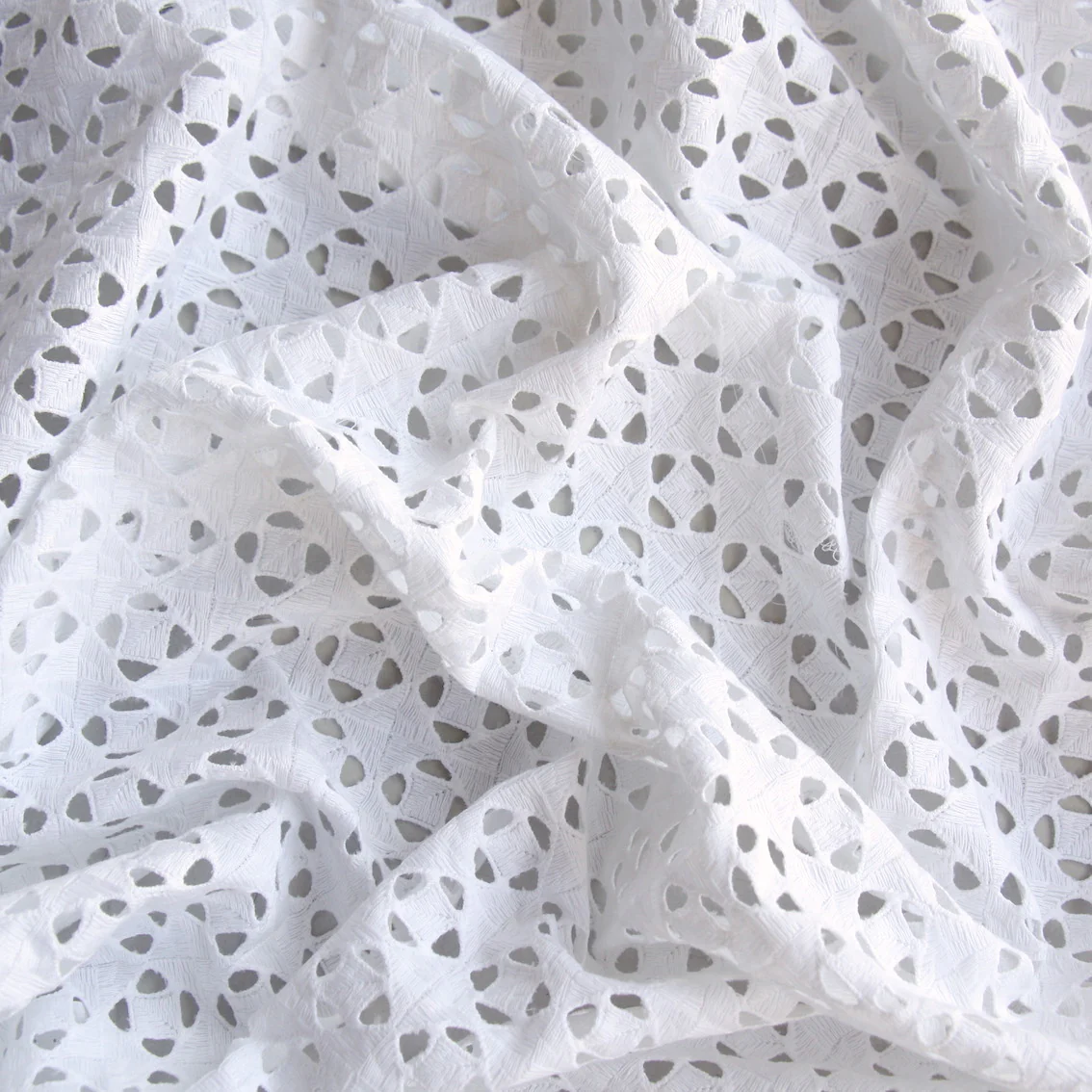 White Triangulum - Image 2