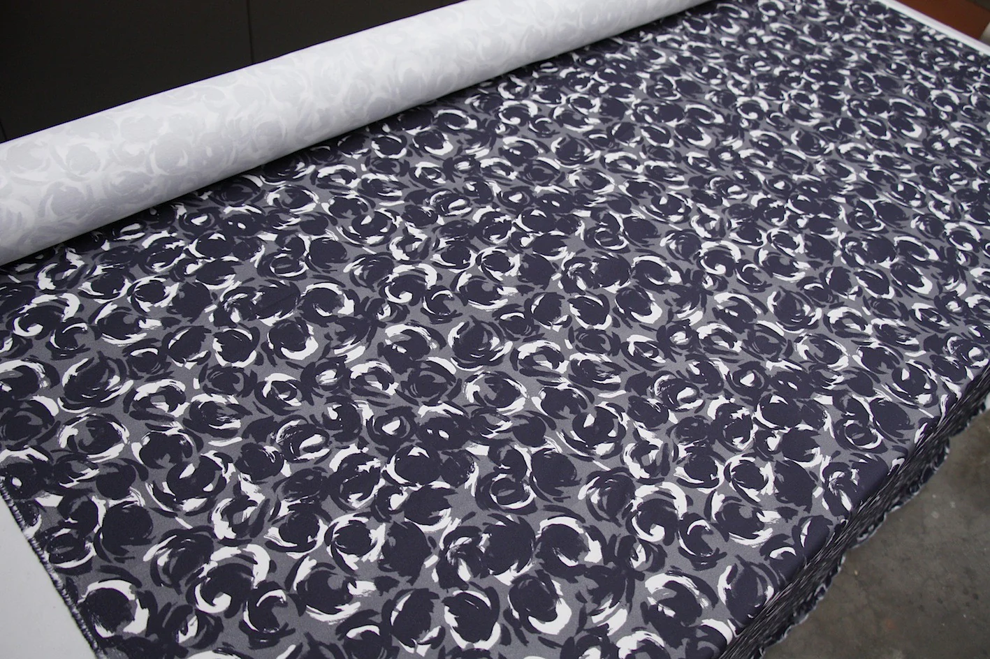 Yin and Yang Swirls - Image 4